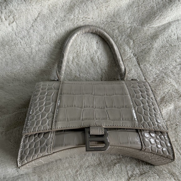 Handbags - Balenciaga hourglass bag